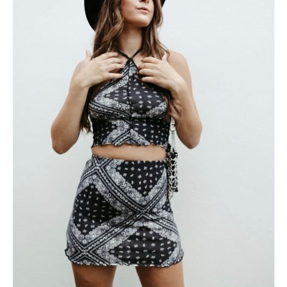 Rebelflow Bandana Print
Matching Skirt Set size M - Picture 8 of 8